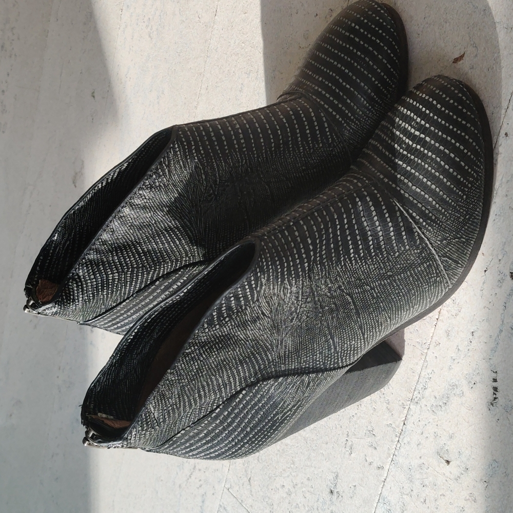 Modern Vintage Heel Leather Booties